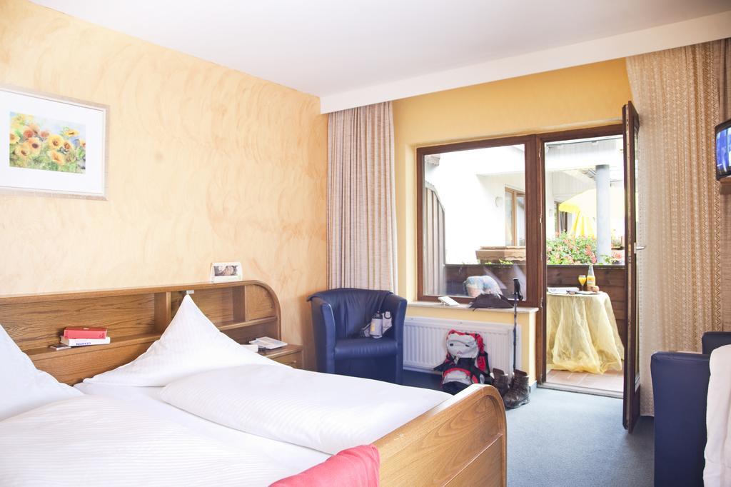 Bio-Hotel Uplaender Hof Вилинген Стая снимка